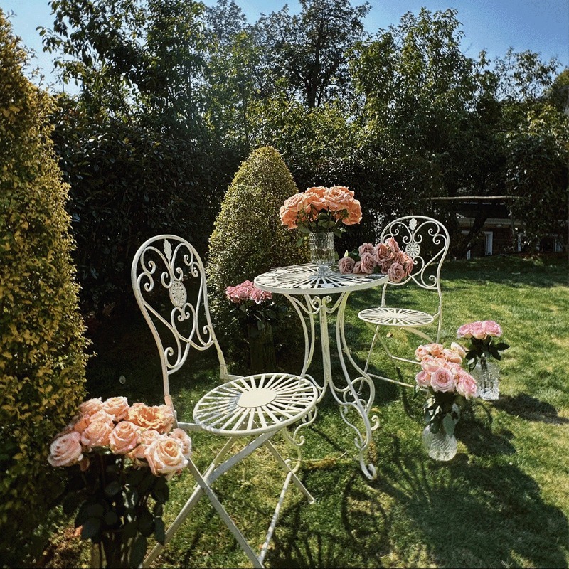 French Vintage Iron Table and  - Outdoor Furniture Cafe 评论和价格